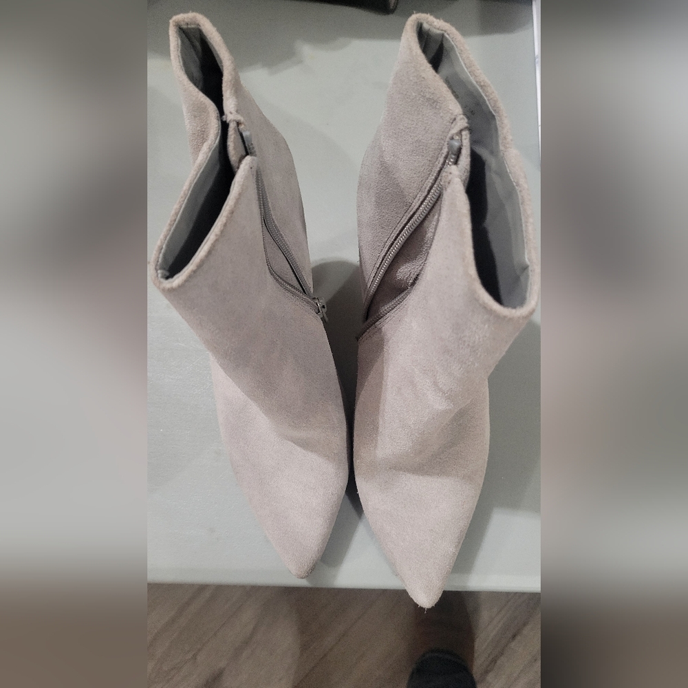 Steven by Steve Madden, leather grey ankle boots, size 7 1/2